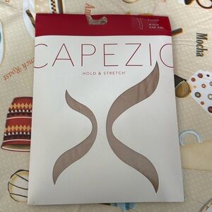 Capezio hold and stretch footed tights 
#N14
CAR 
XXL